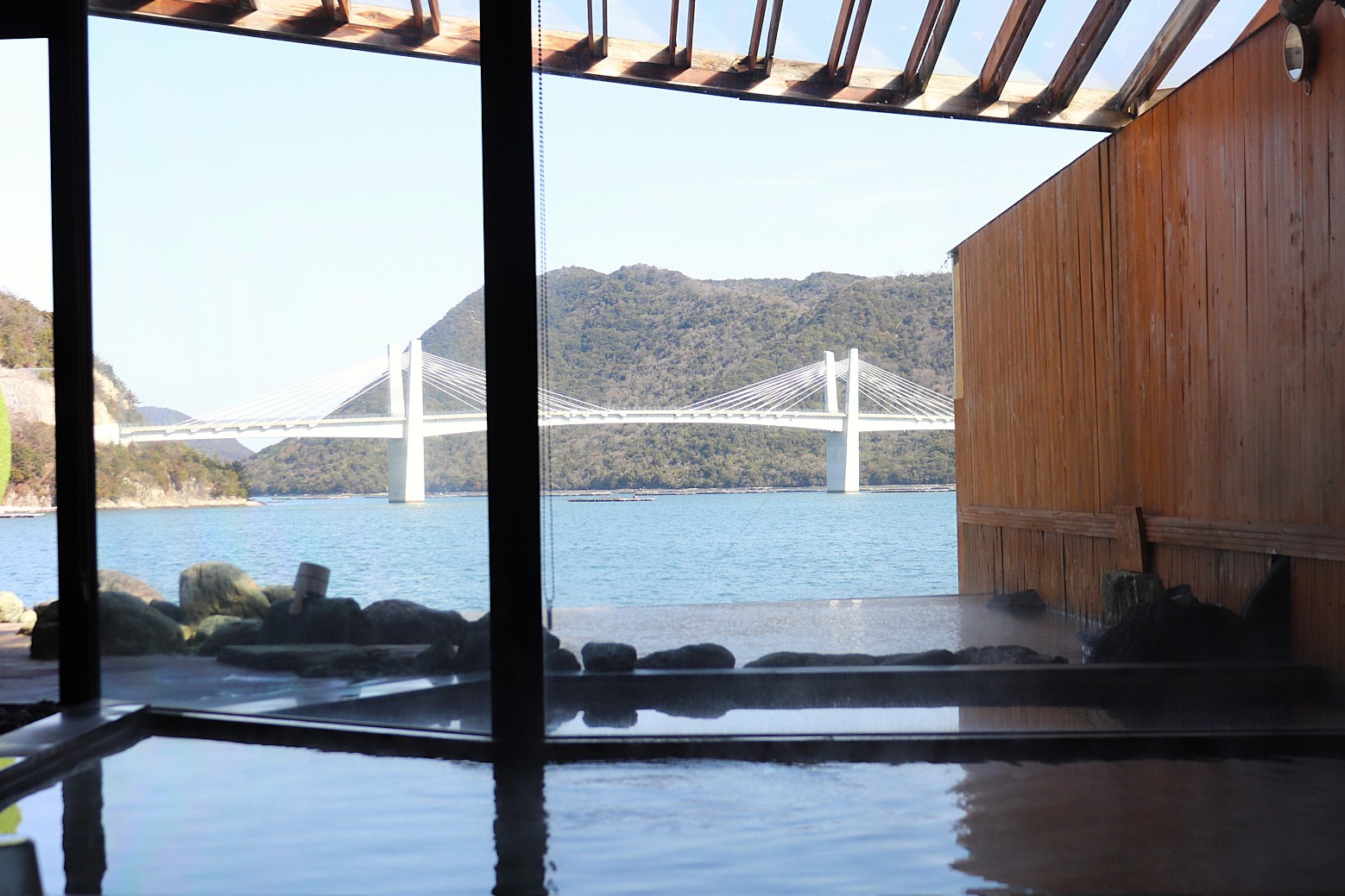 絶景インフィニティ温泉とイタリアン！備前市で堪能する日帰りサウナと地元グルメ