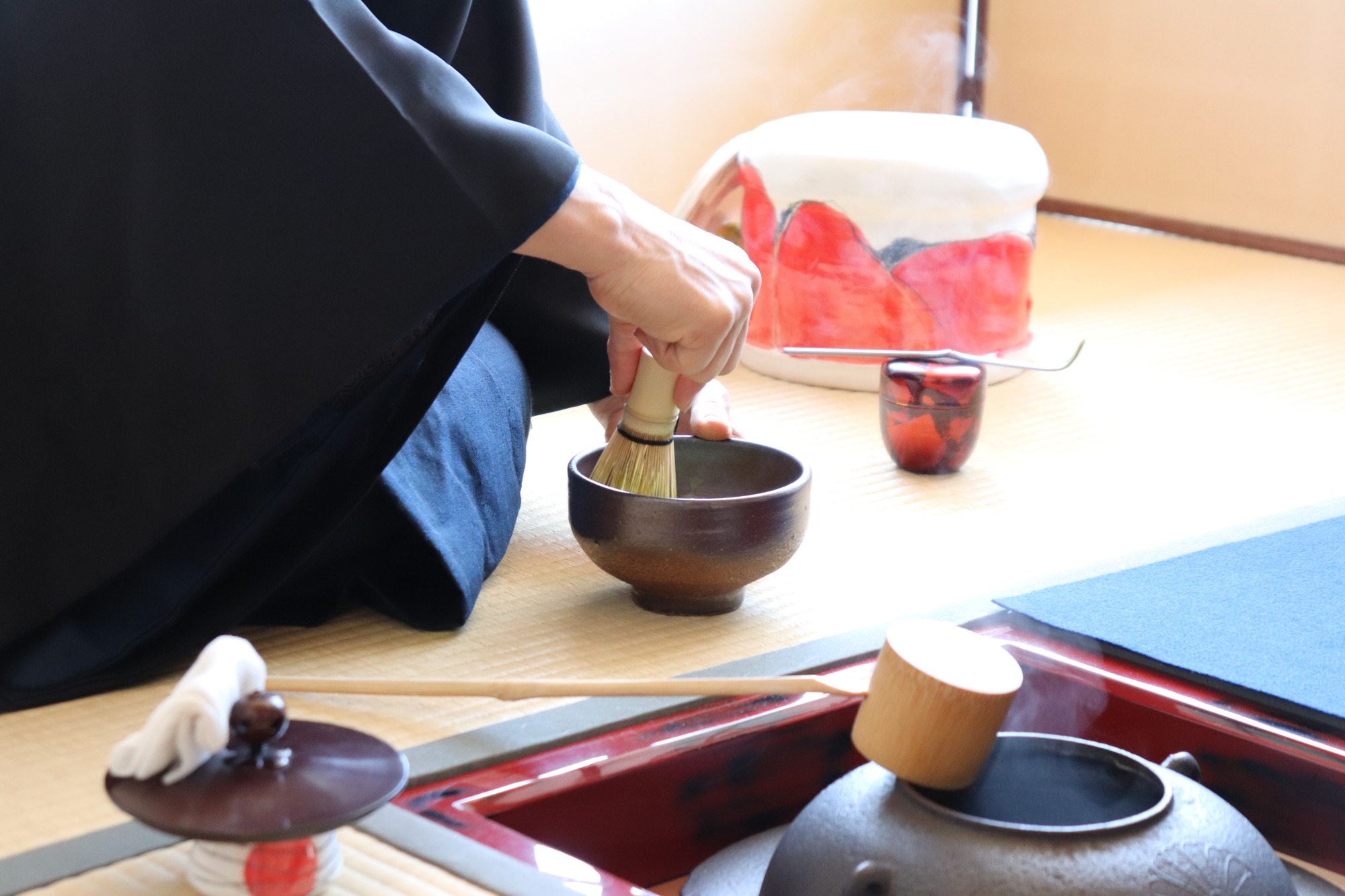 「備前市美術館」でお茶席体験！備前焼のうつわと季節のお菓子で楽しむ