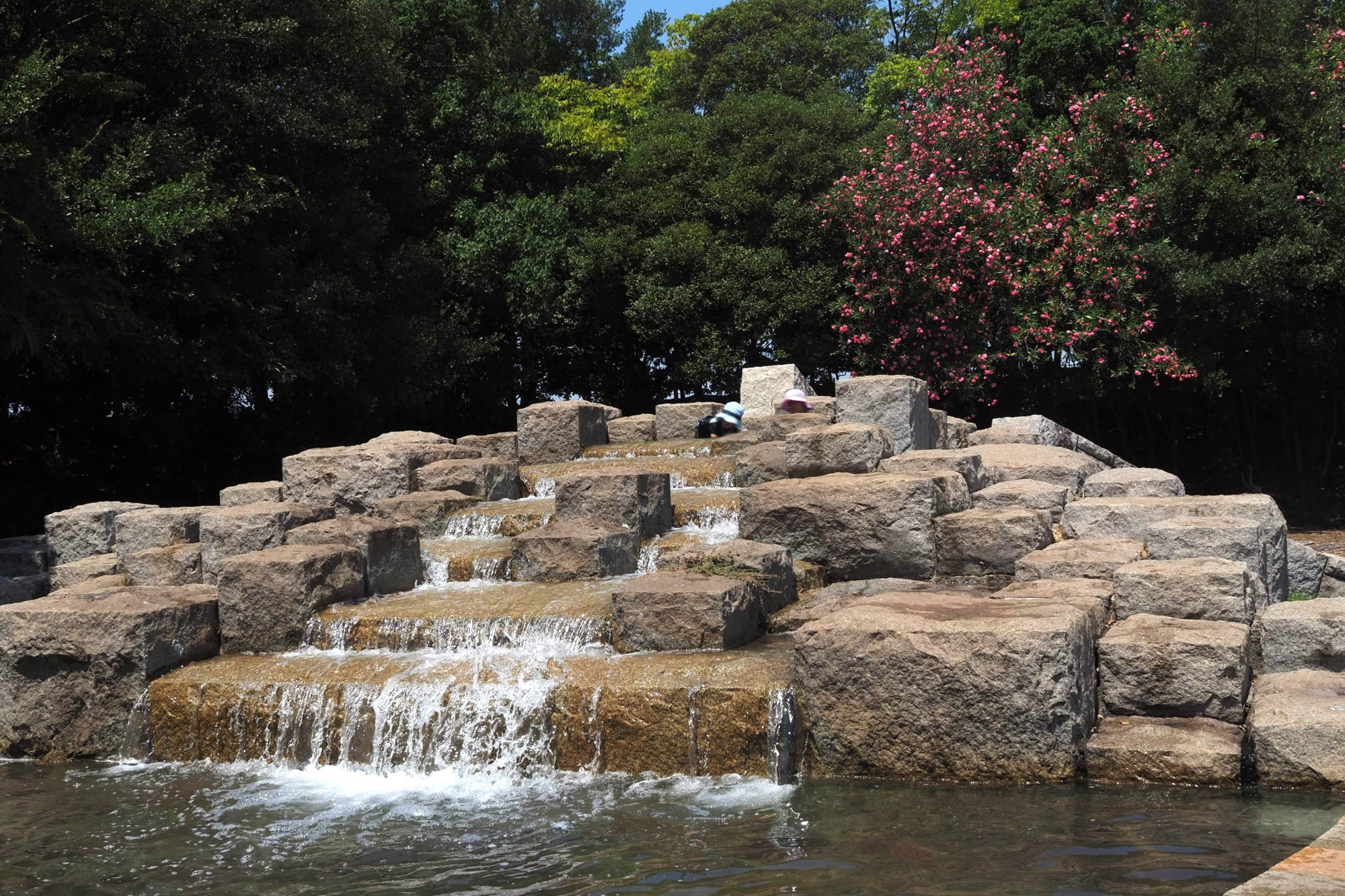岡山県南西部の水遊びスポット6選｜じゃぶじゃぶ池や噴水で涼める公園（笠岡市・浅口市・矢掛町）