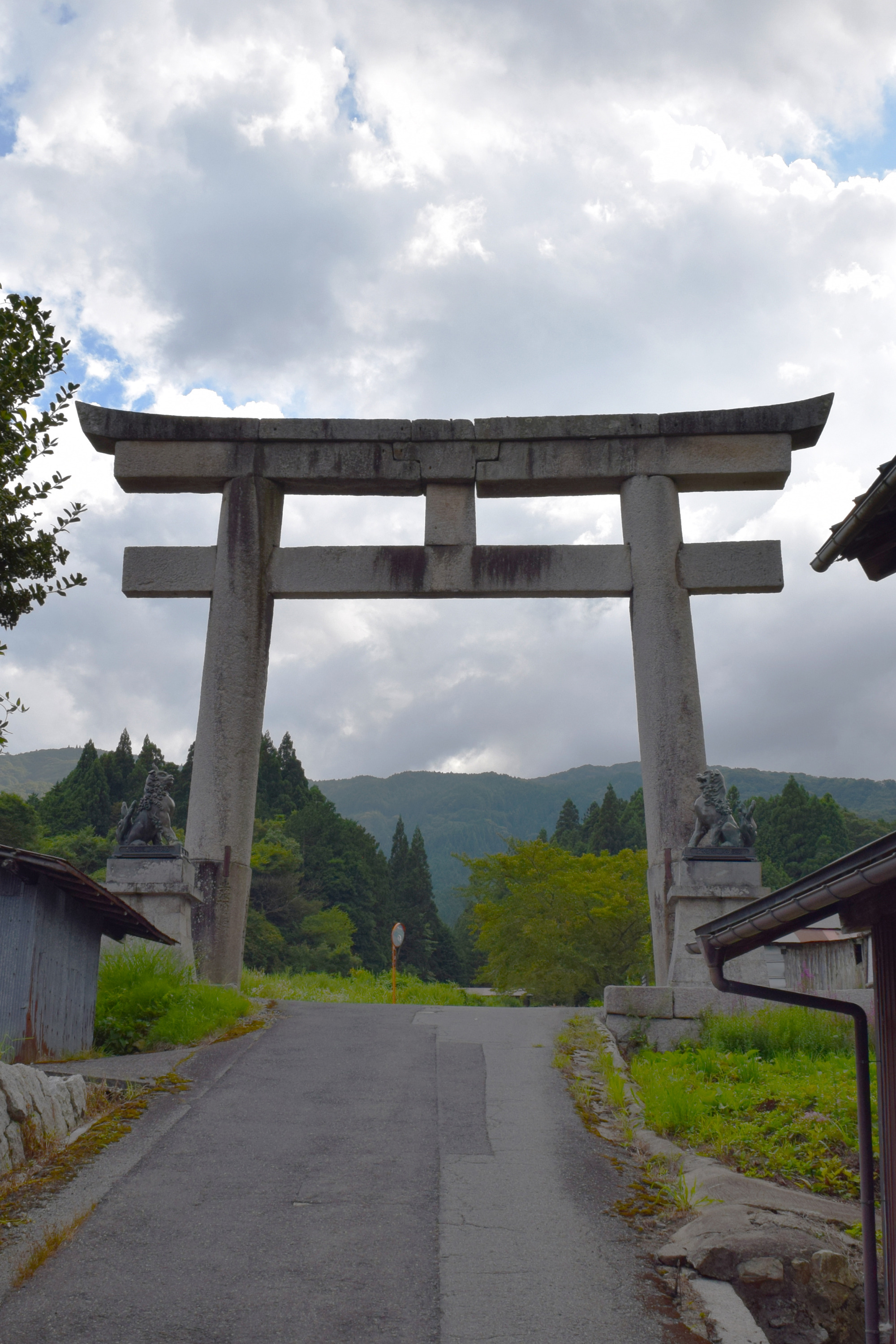 岡山が誇る日本一の石造鳥居3選（岡山市・真庭市）