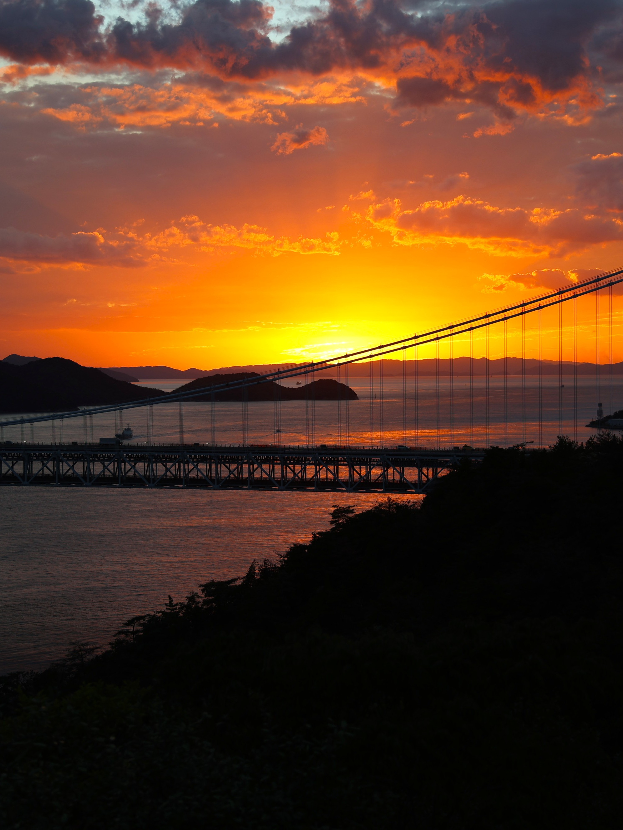 「鷲羽山夕景鑑賞バス」って知ってる？瀬戸大橋に映える秋の夕焼けは必見！