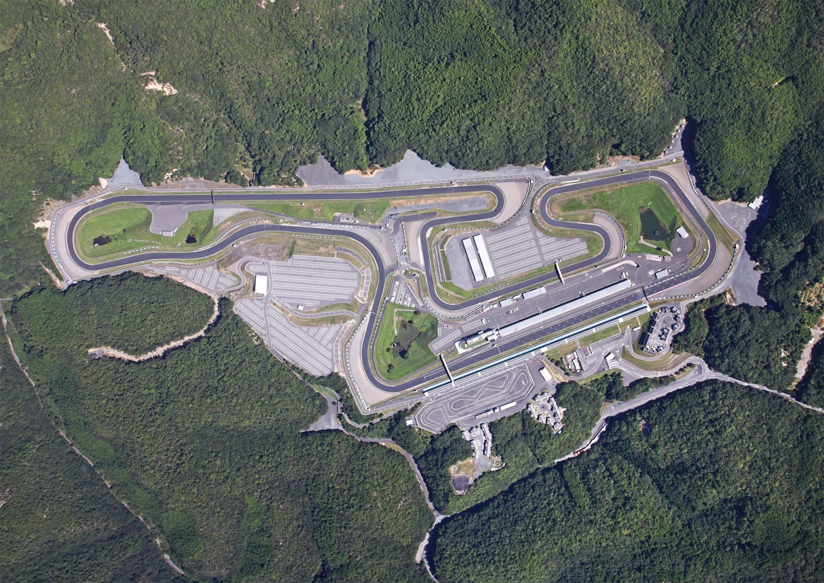 サーキット航空写真　写真提供：岡山国際サーキット