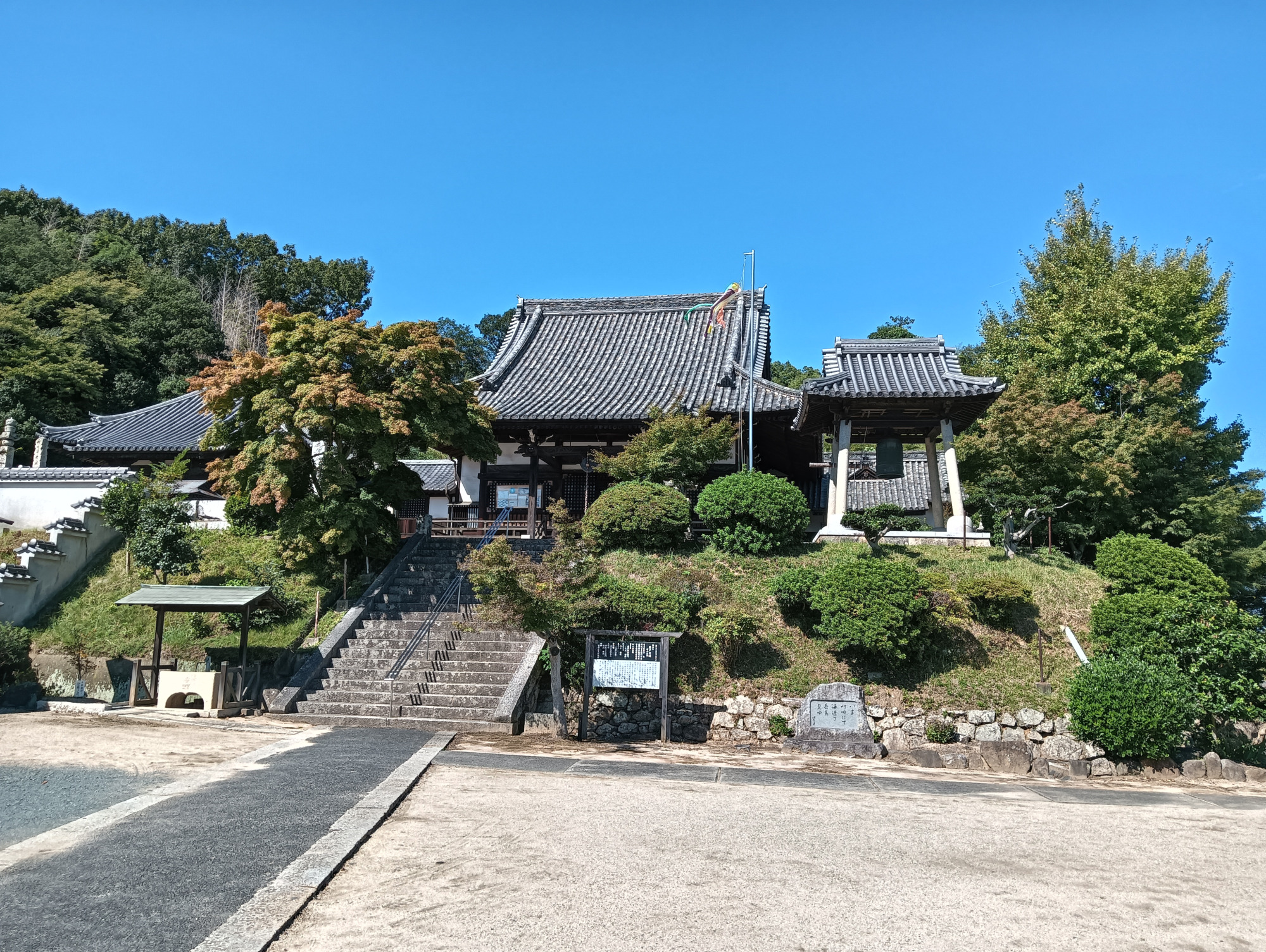 藤戸寺。源平合戦の藤戸古戦場を楽しむのもオススメです。