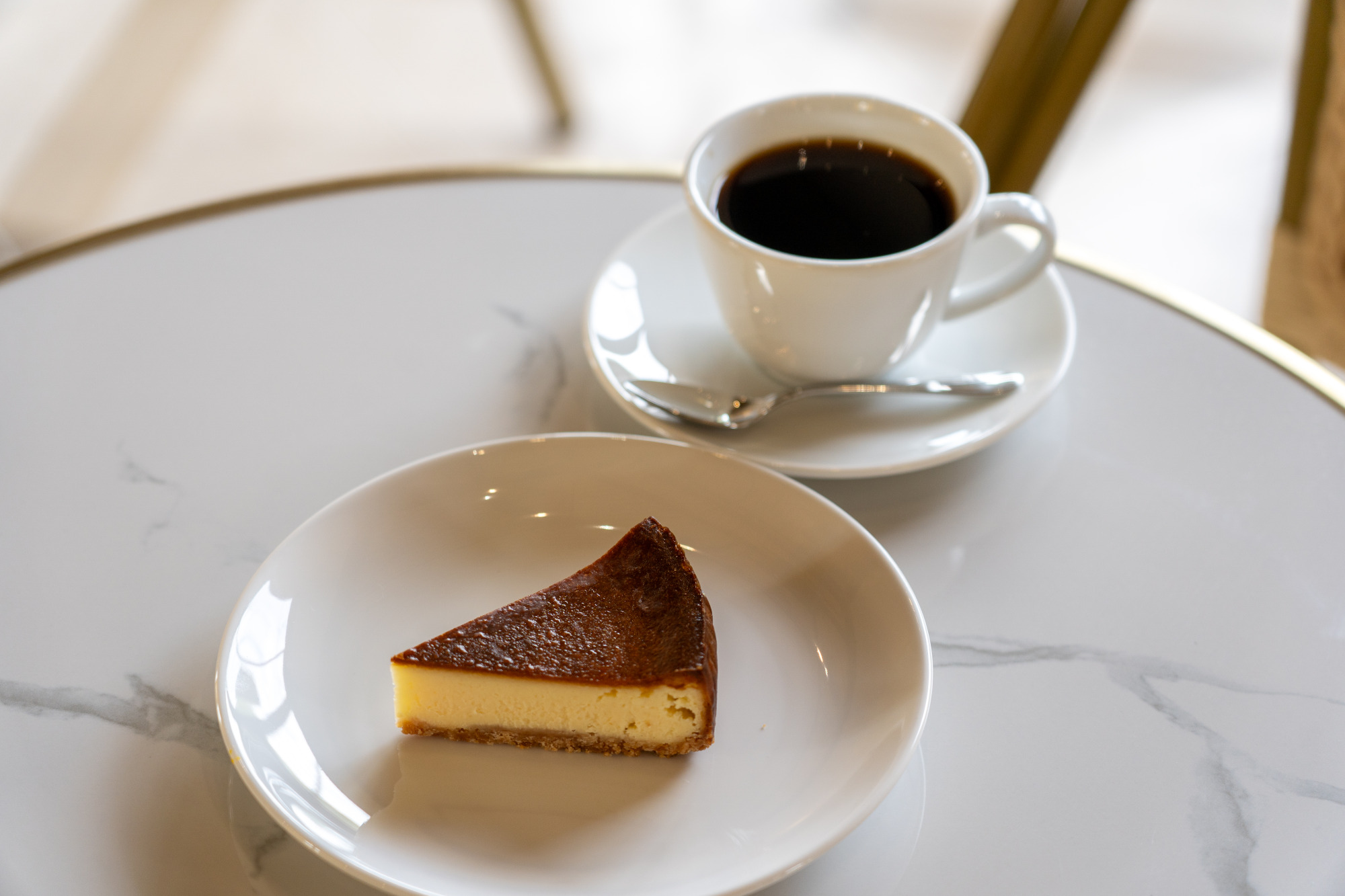バスクチーズケーキ・コーヒー