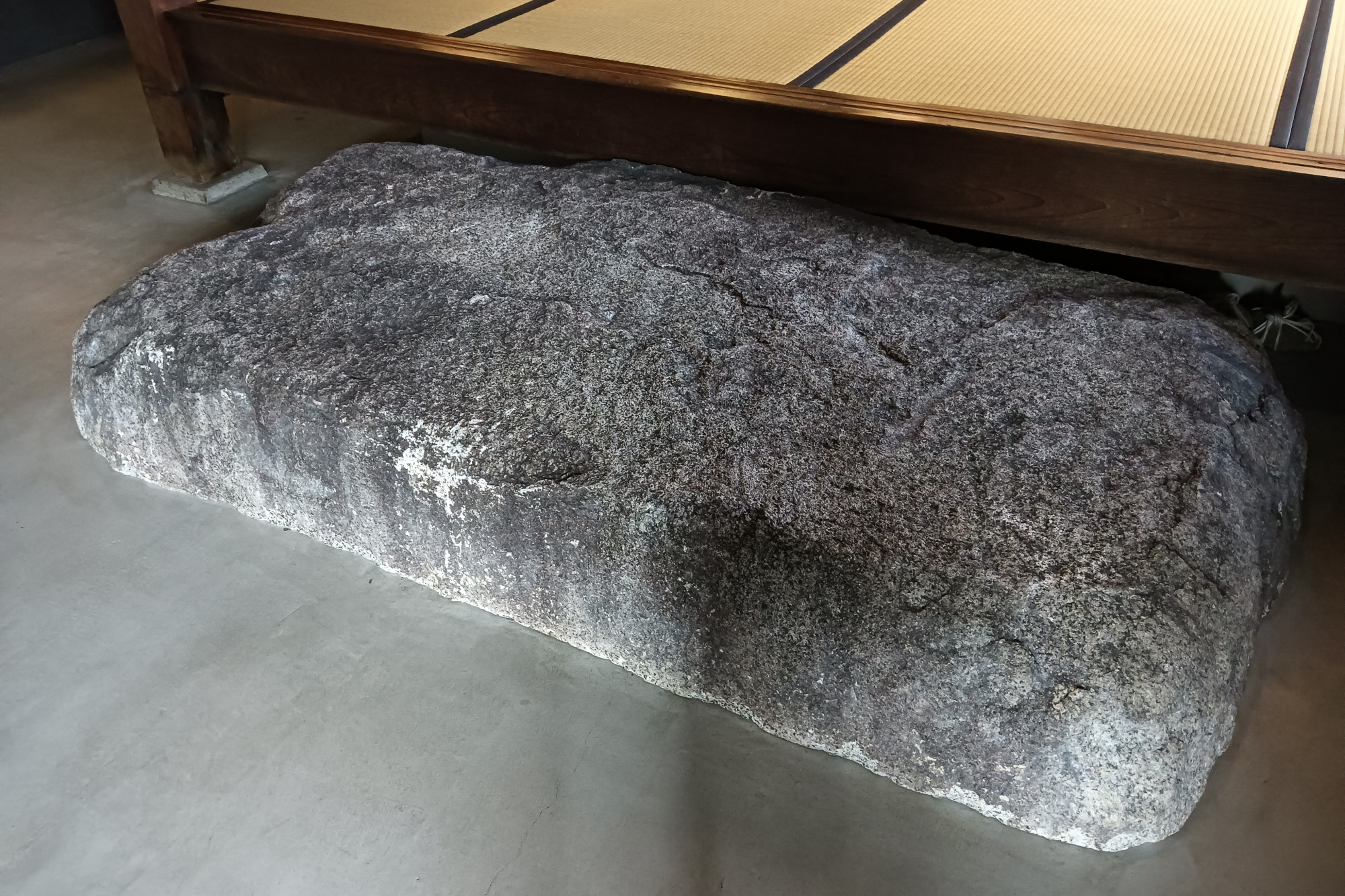 吉備中央町産の巨石