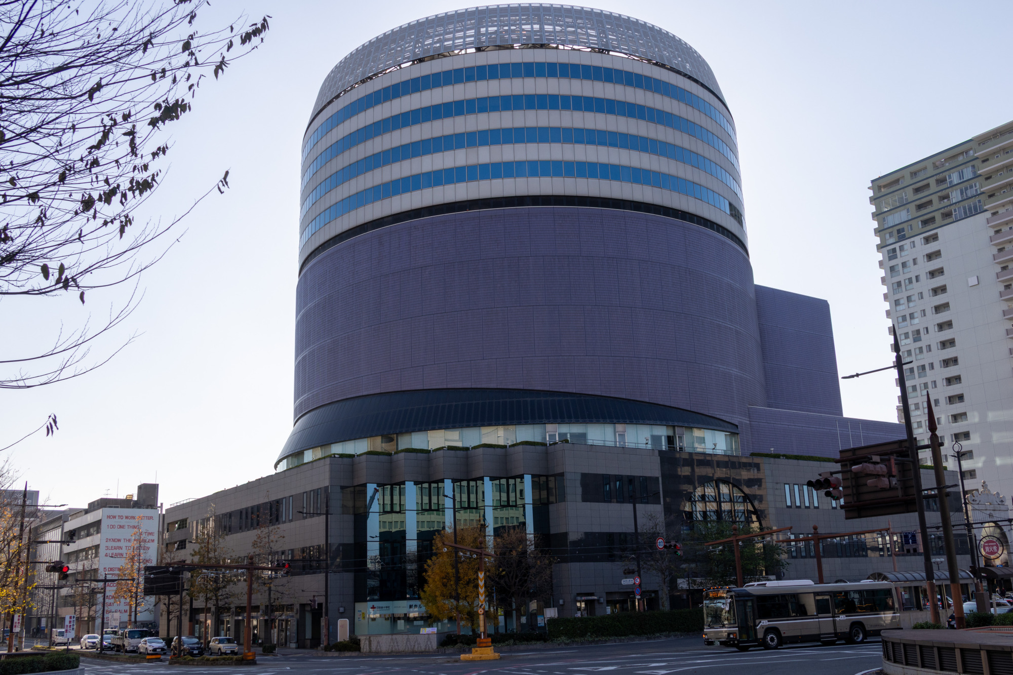 岡山シンフォニービル 外観