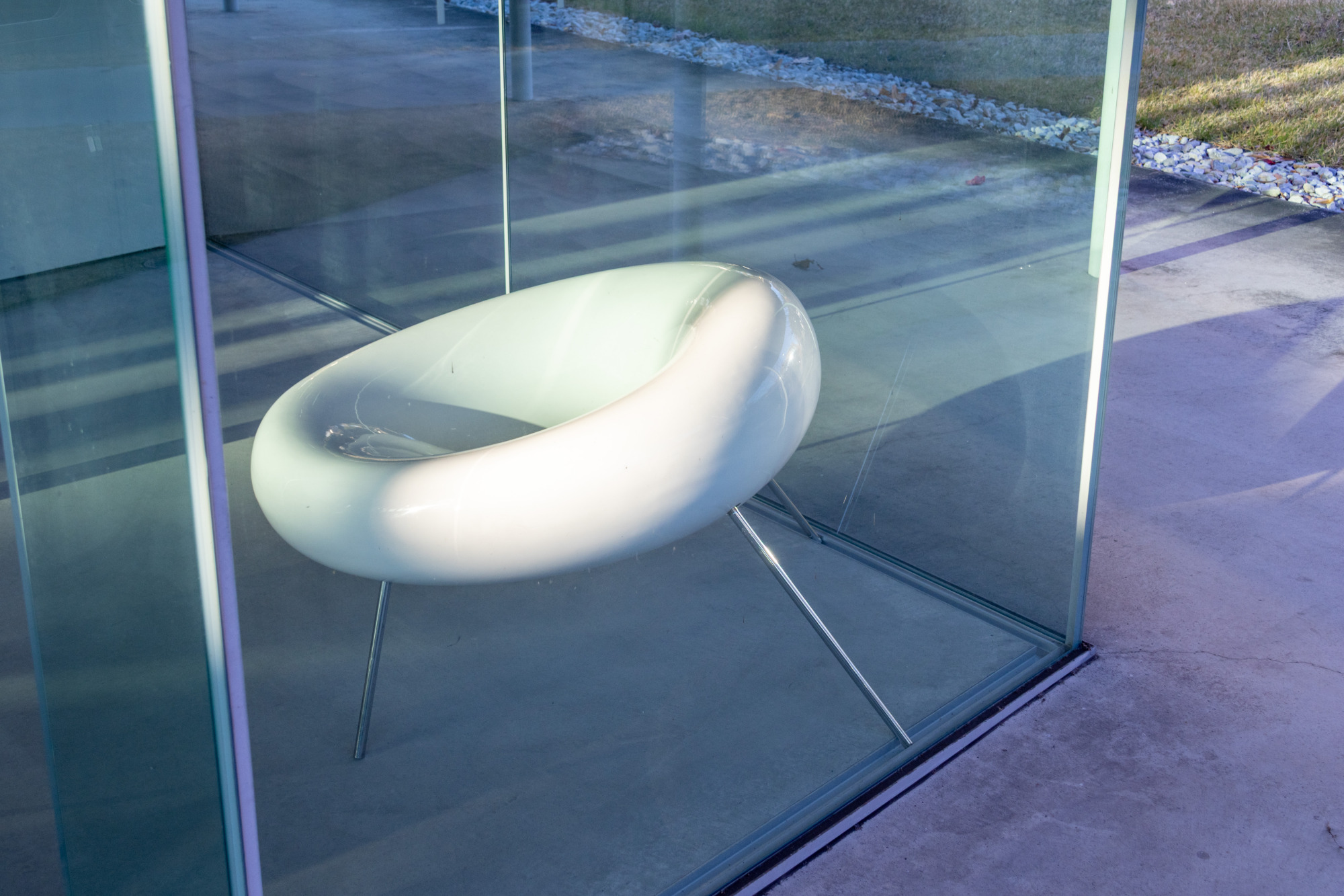 館内の椅子もSANAAがデザインしています