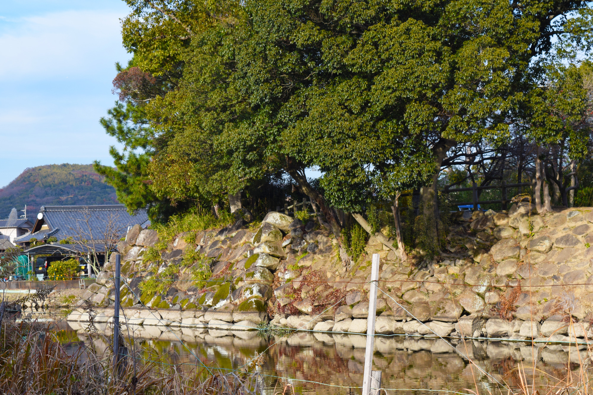 撫川城跡 北西隅にある櫓台状の石垣