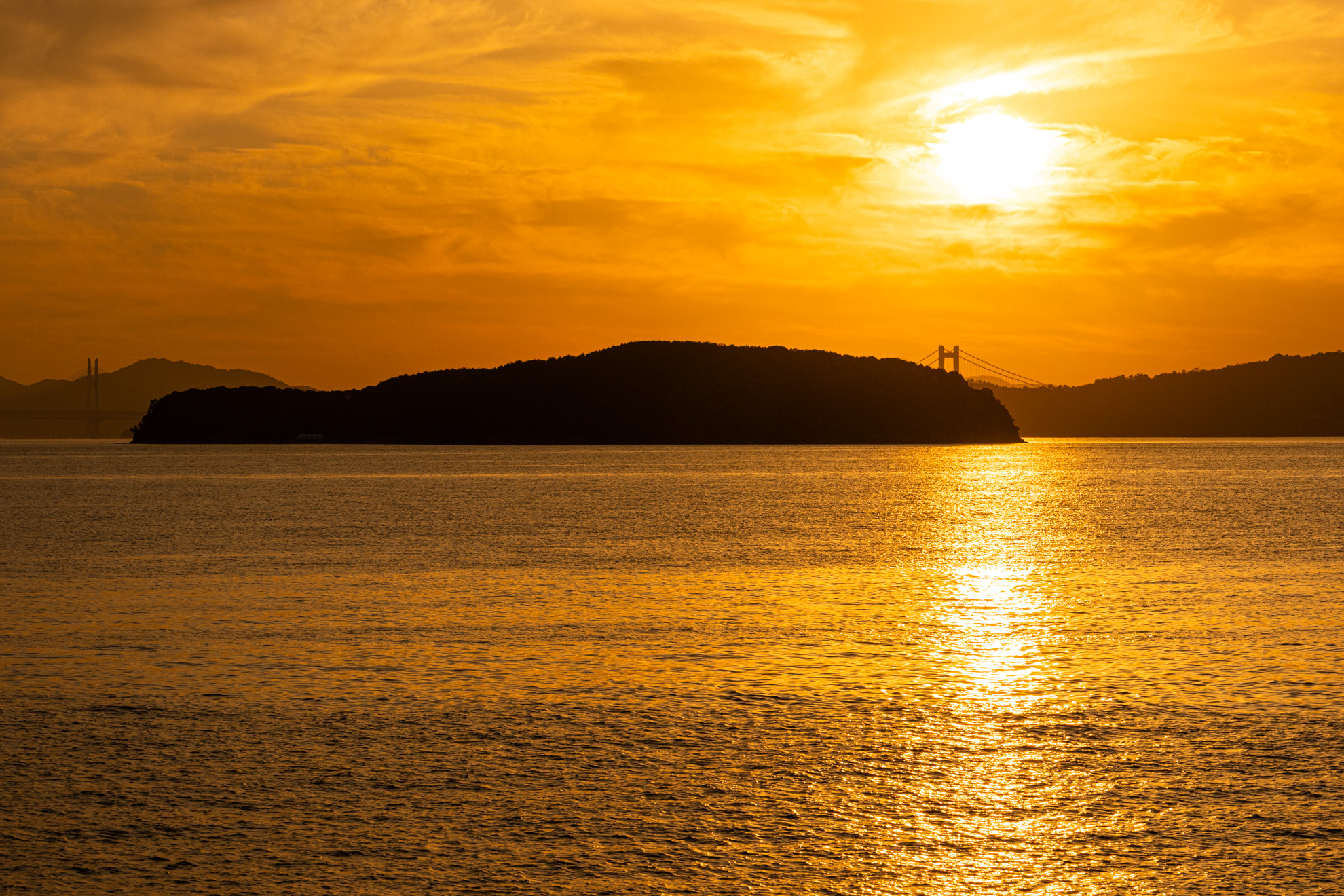 「aru 王子が岳本店」近くから望む夕陽