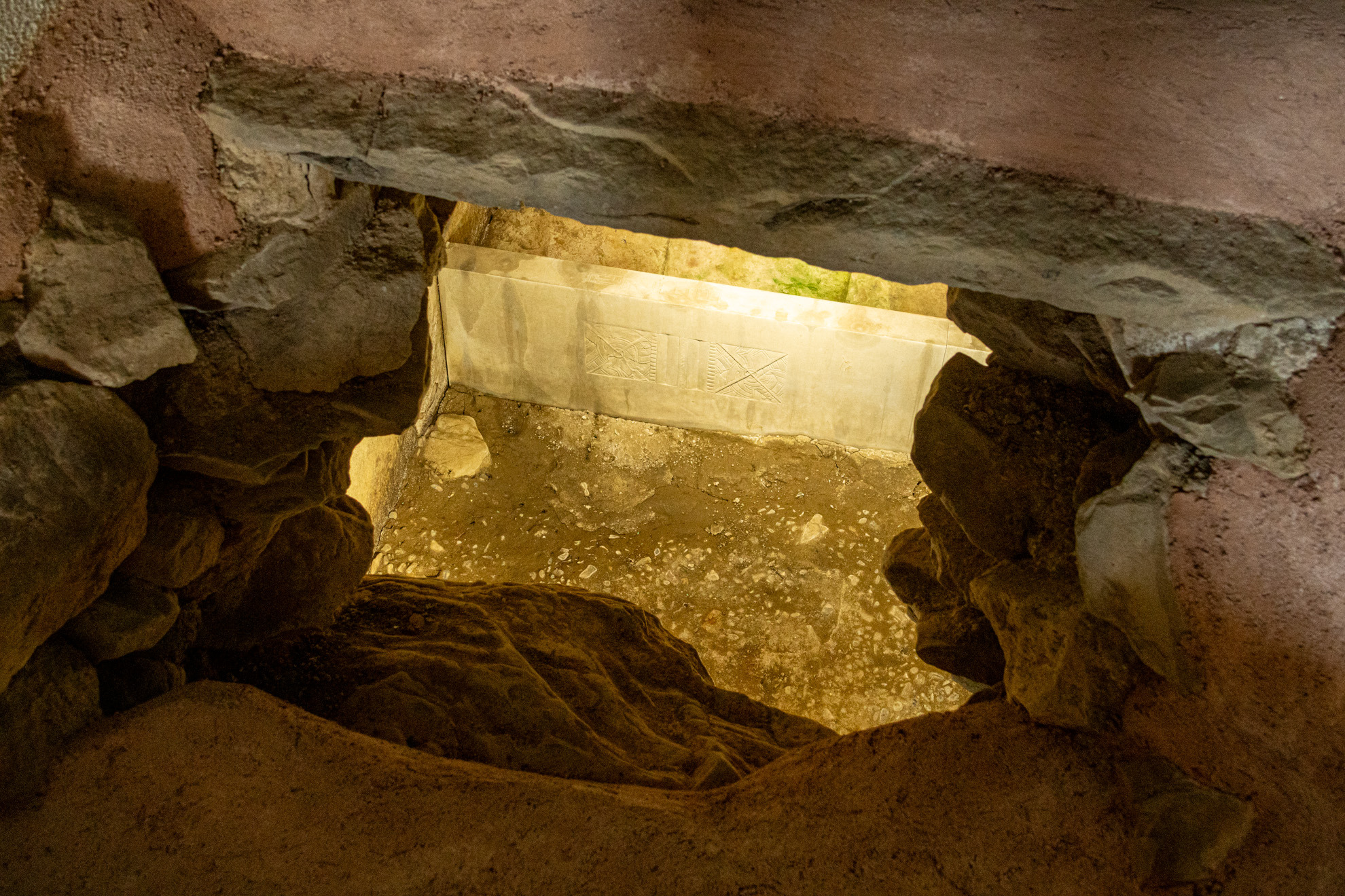 石室内部のようす