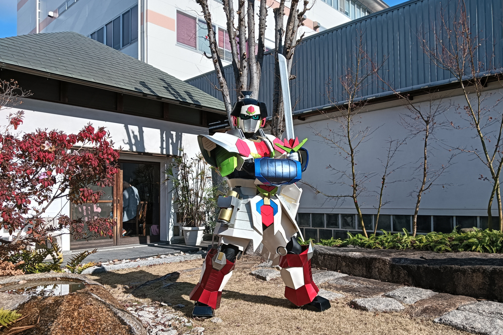 藤原店にてモモセイバーと