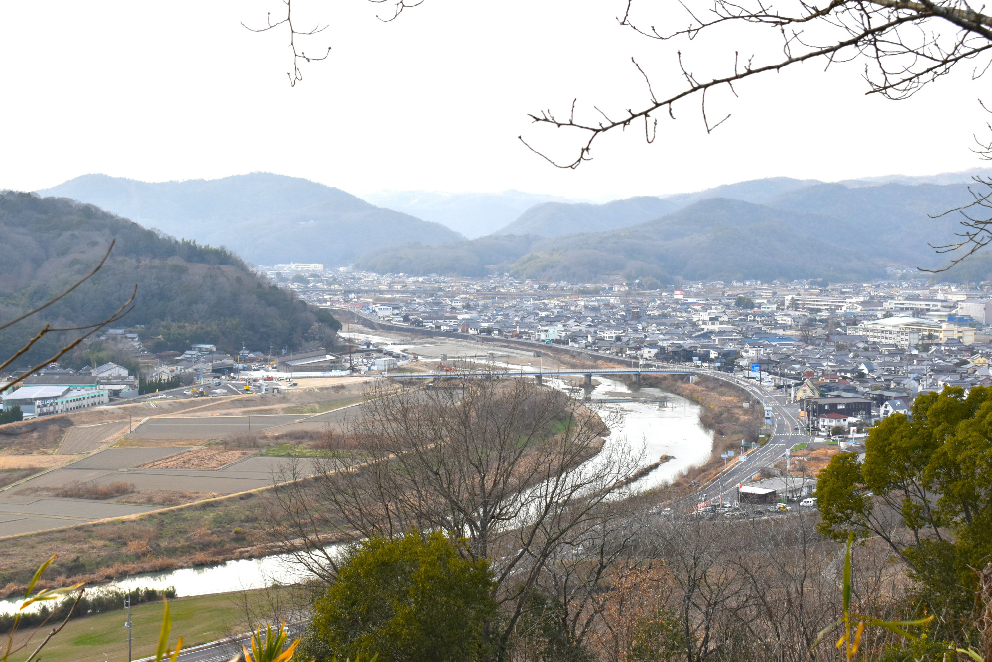 矢掛町町並み（茶臼山より望む）