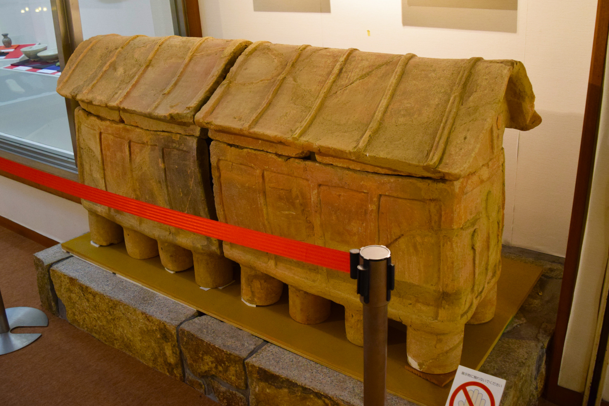 陶棺「小枝2号墳」