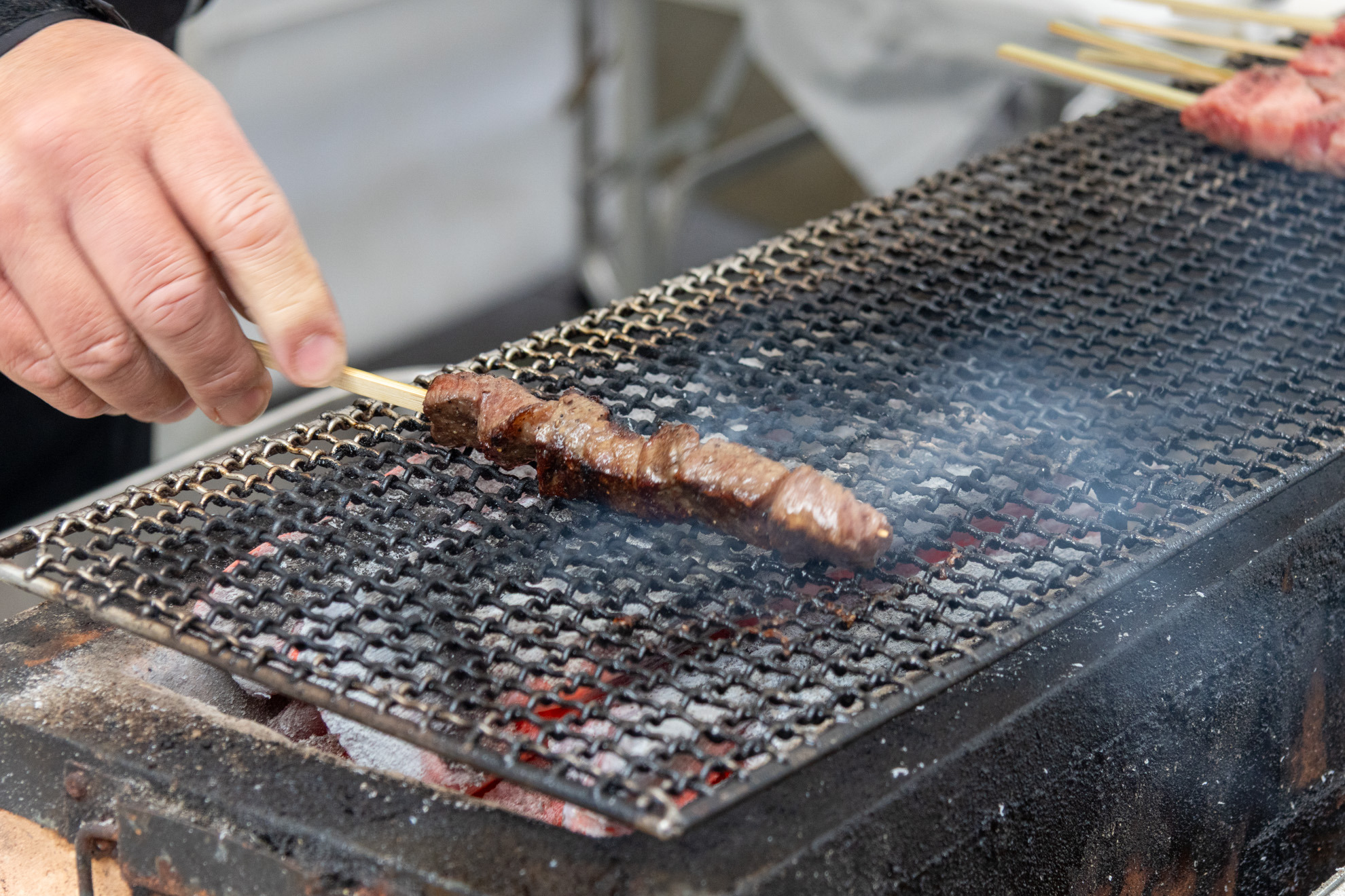 炭火焼きの香ばしい匂いに誘われます
