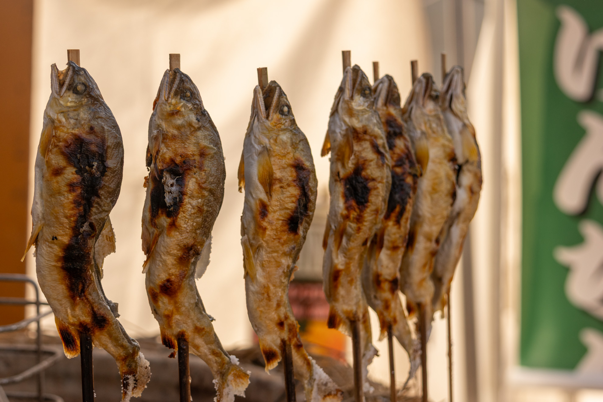 炭火で焼いた鮎の塩焼き