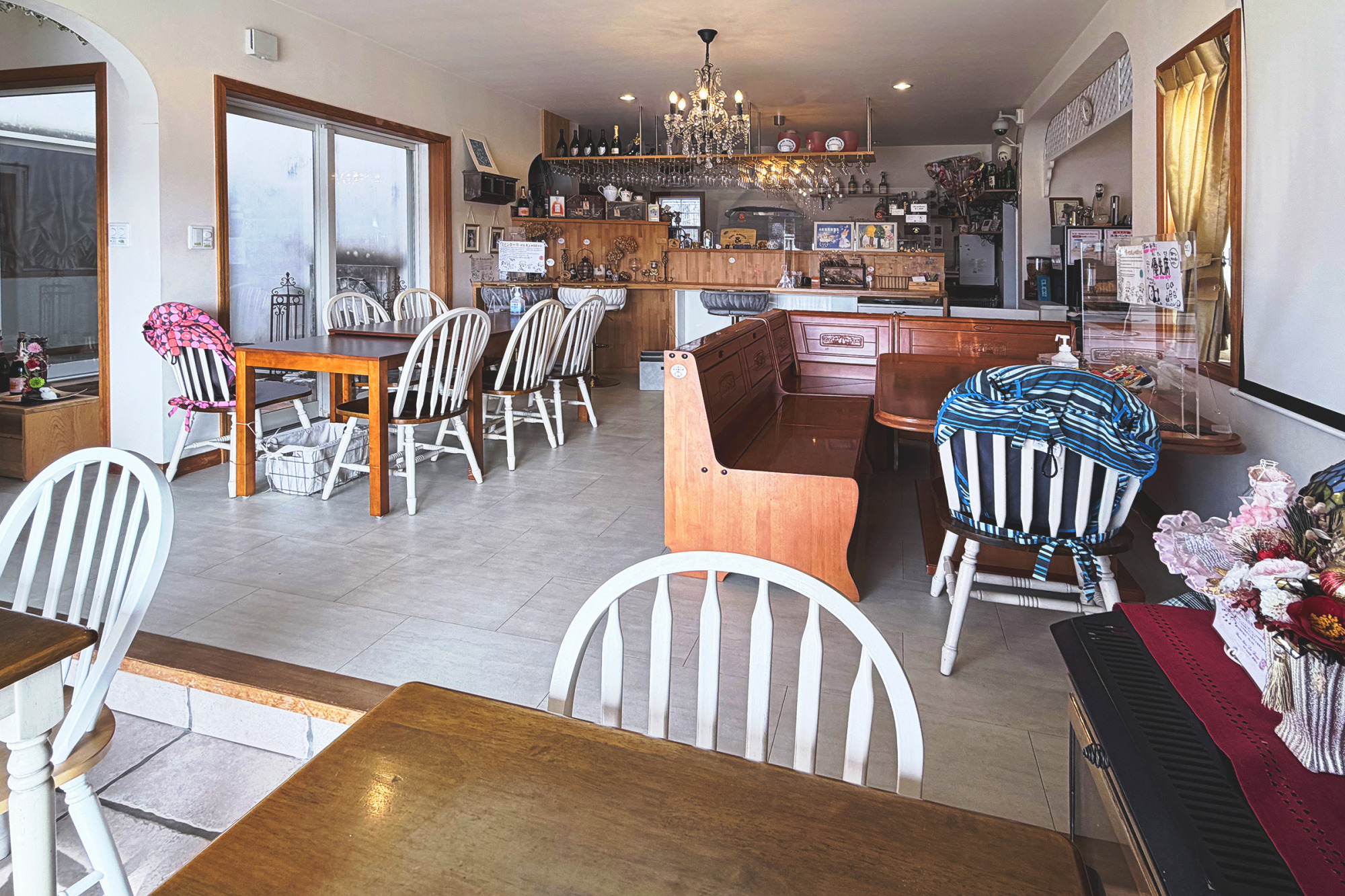 オーナーのこだわりを感じる店内