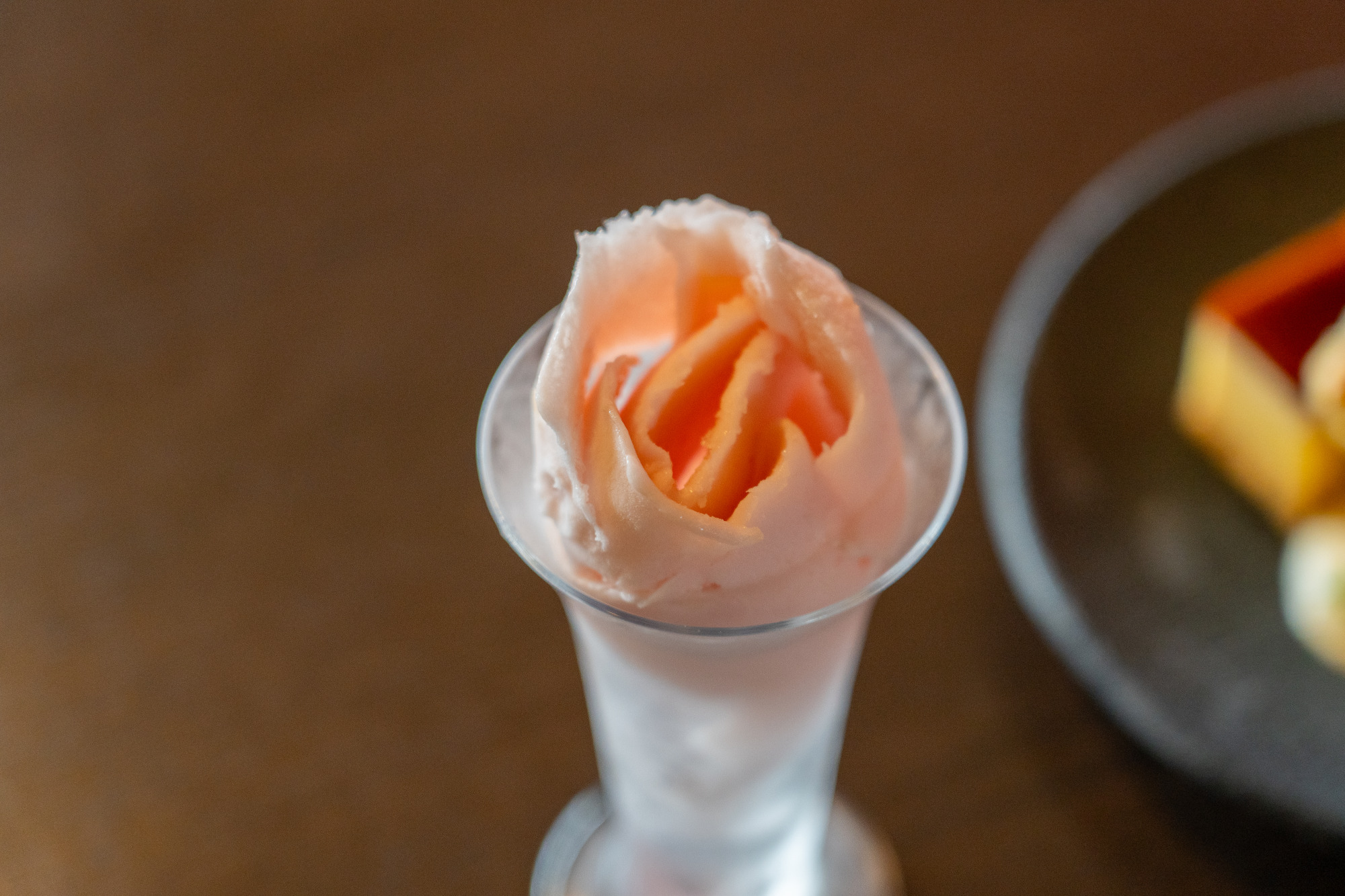口直し（白桃のシャーベット）