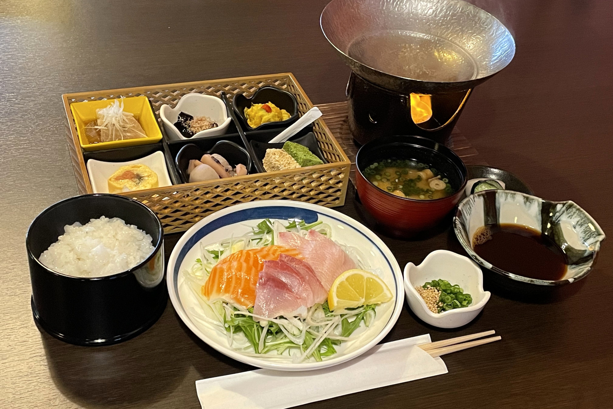 海鮮しゃぶしゃぶがメインの朝食