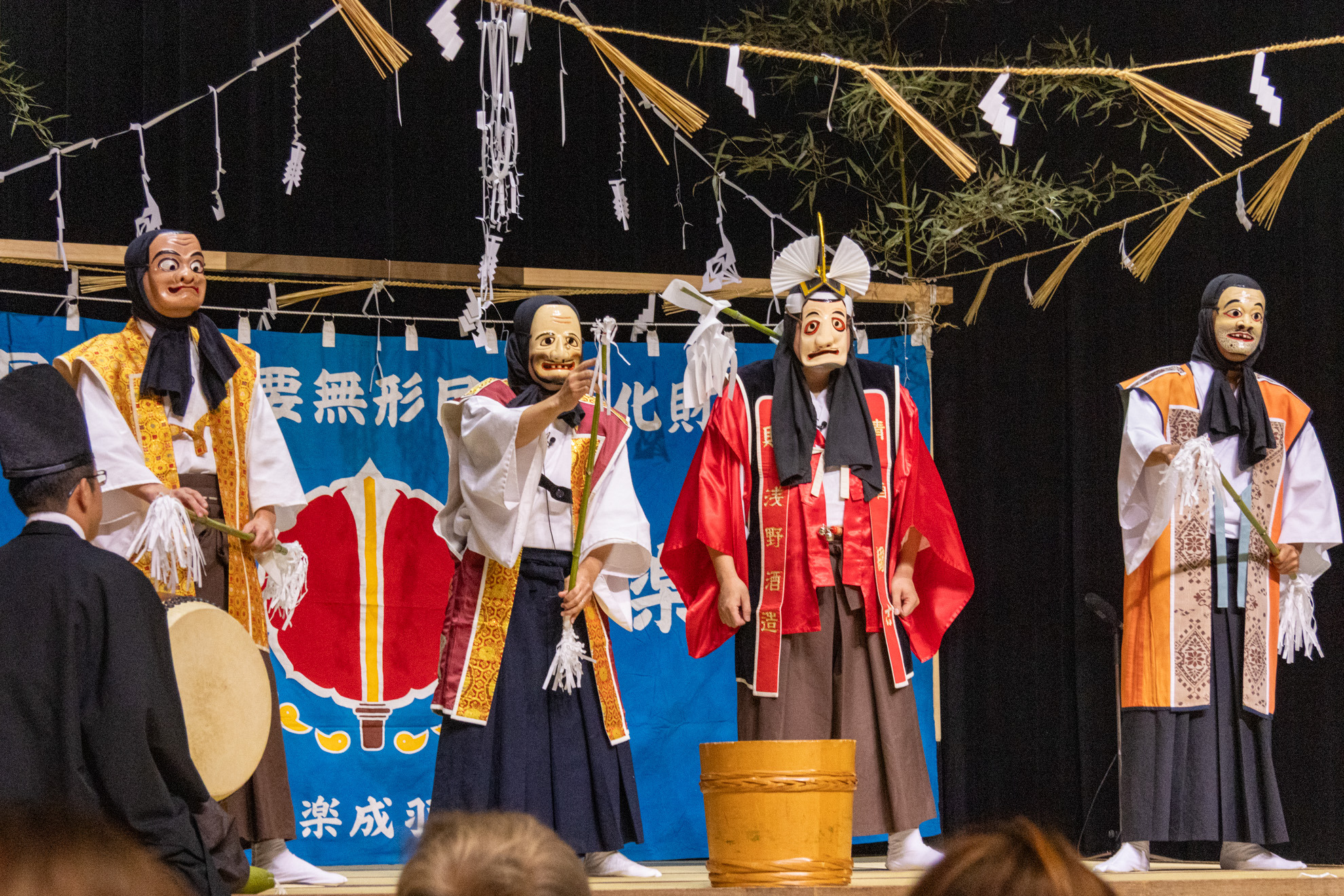 軽妙な口上で場を盛り上げます