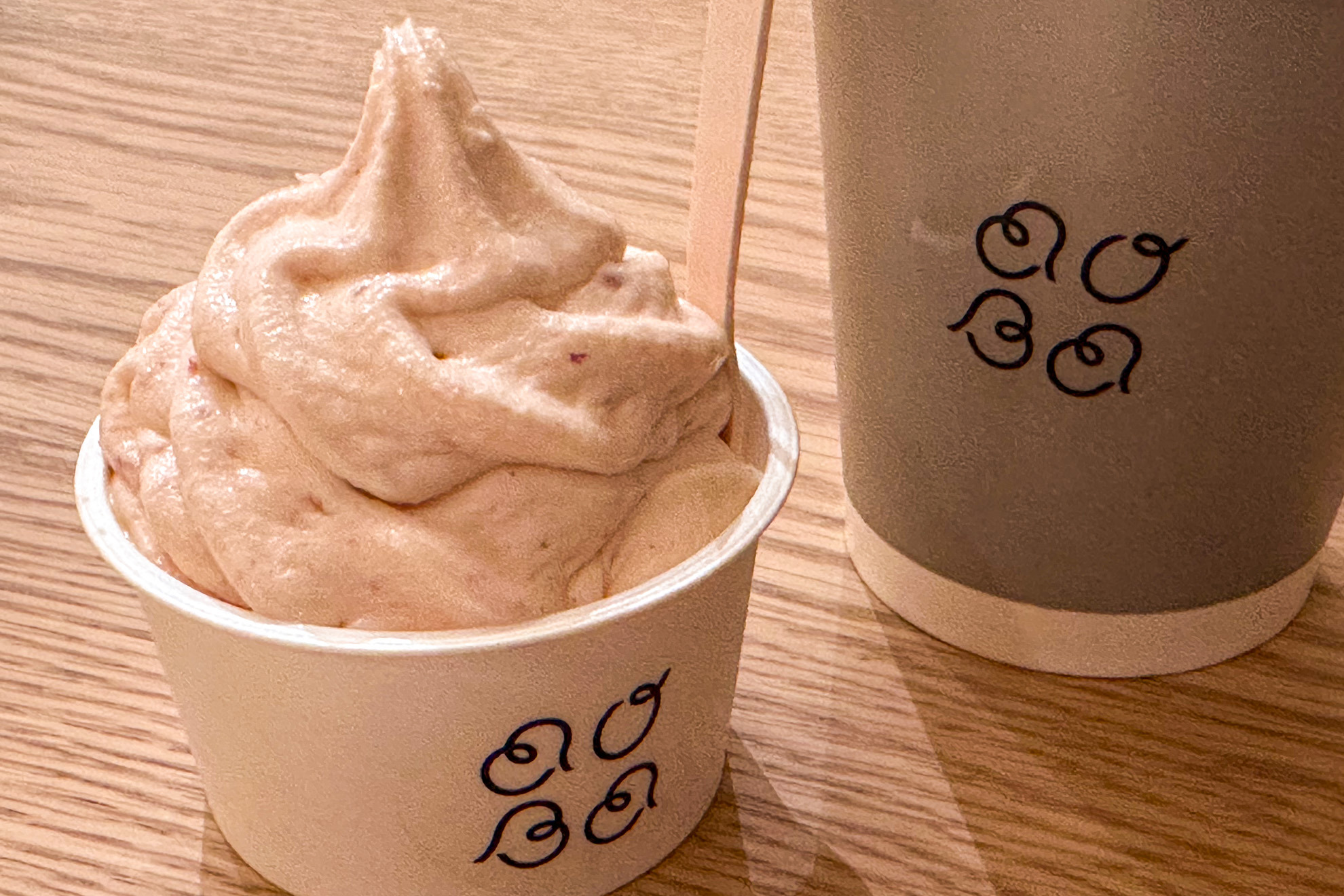 「奥山いちご農園」のいちごを使った「アイスのいちご」