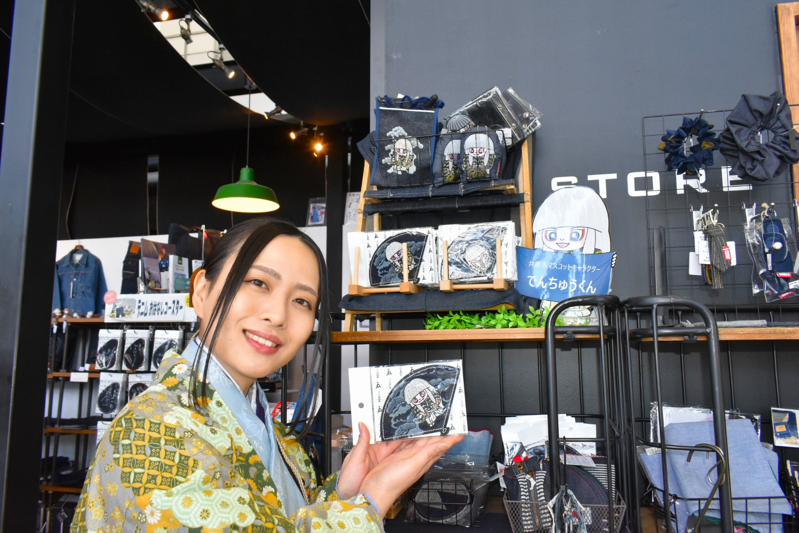 井原デニムのでんちゅうくんグッズも!