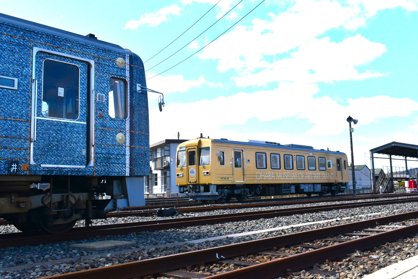 デニムトレインとアート列車