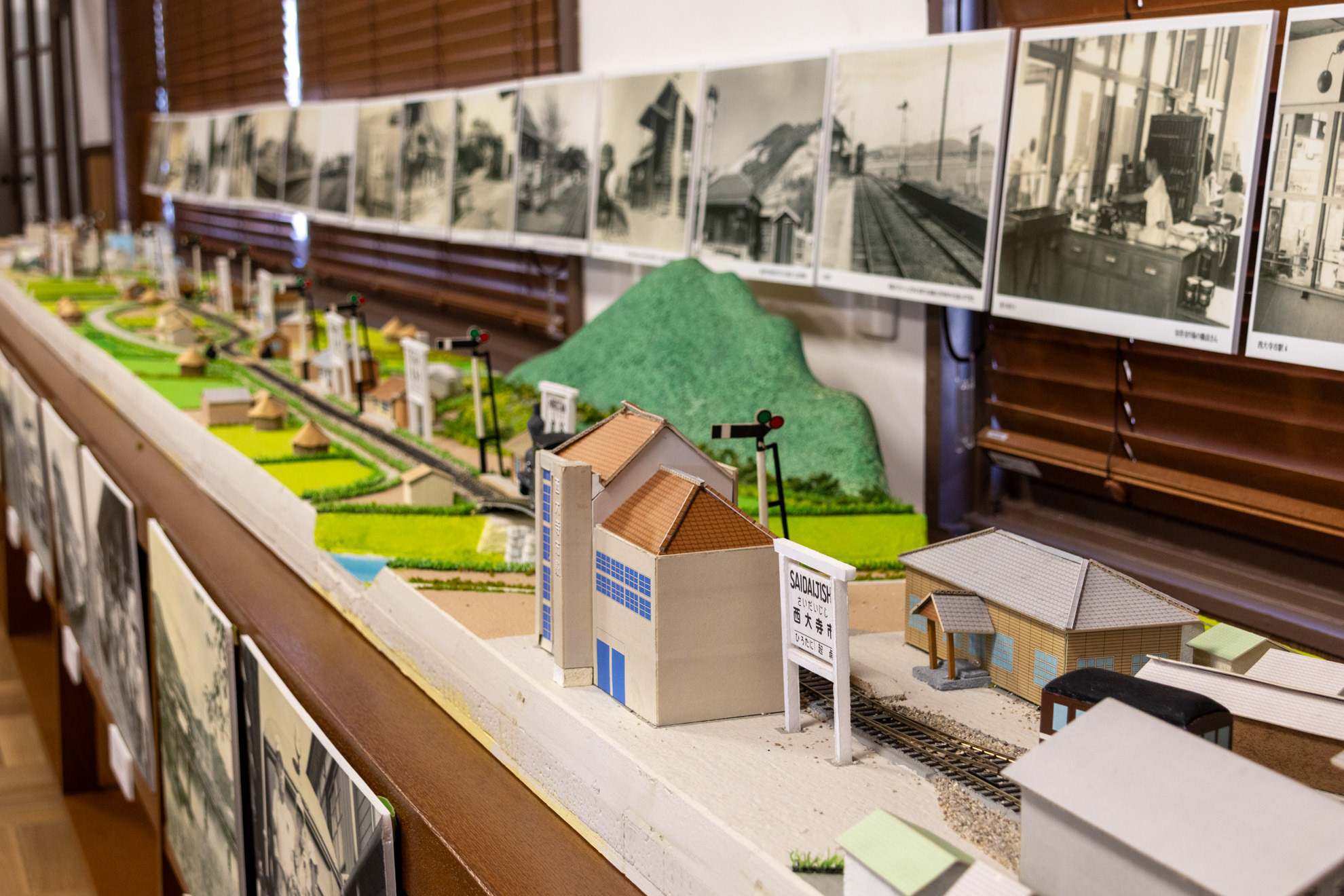 当時この場所にあった西大寺市駅も再現されています