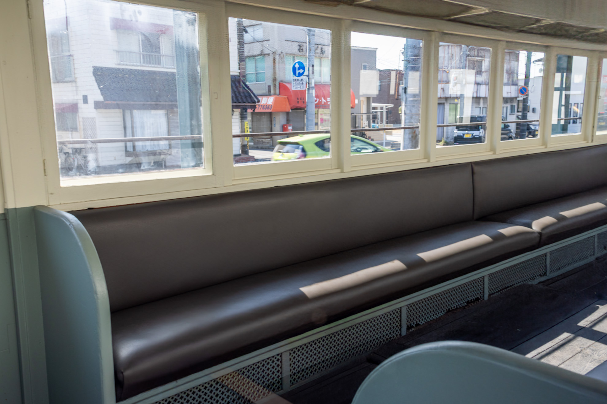 車内は綺麗に復元されています