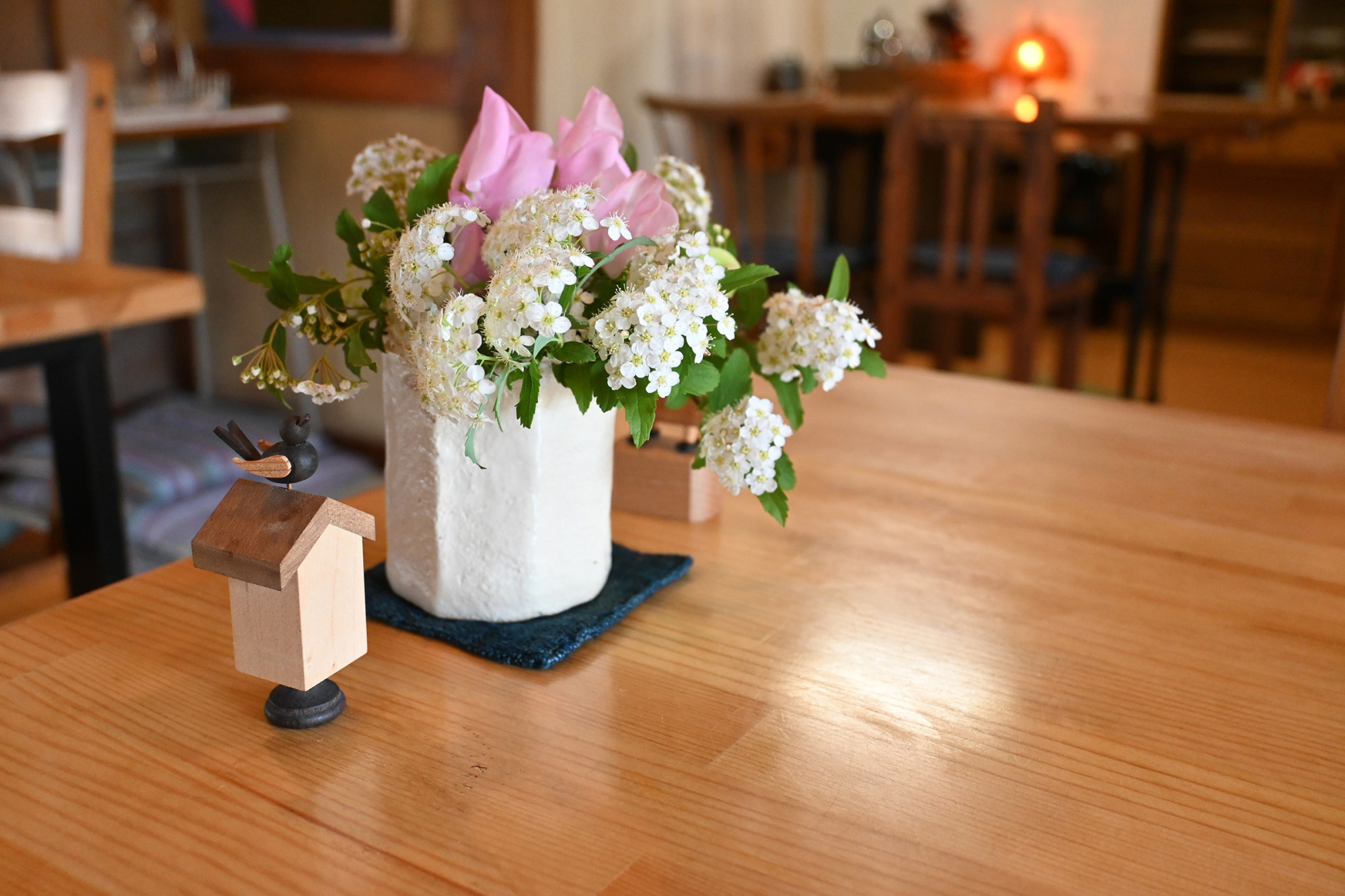 店舗の花はお母さまのアレンジ