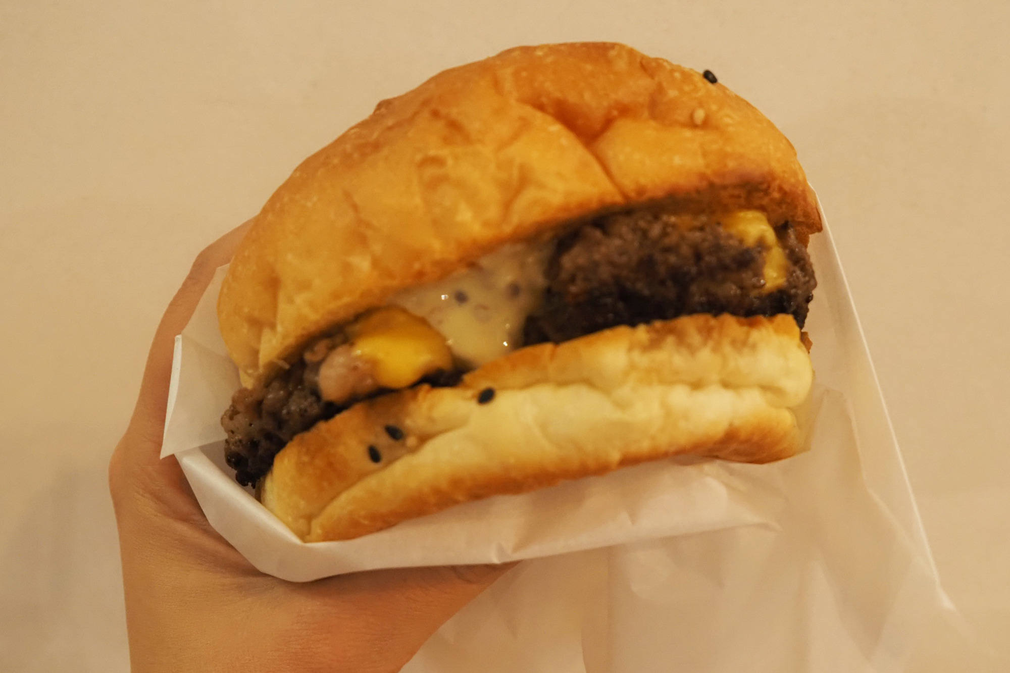 クラシックバーガー(和牛そずりパティ)