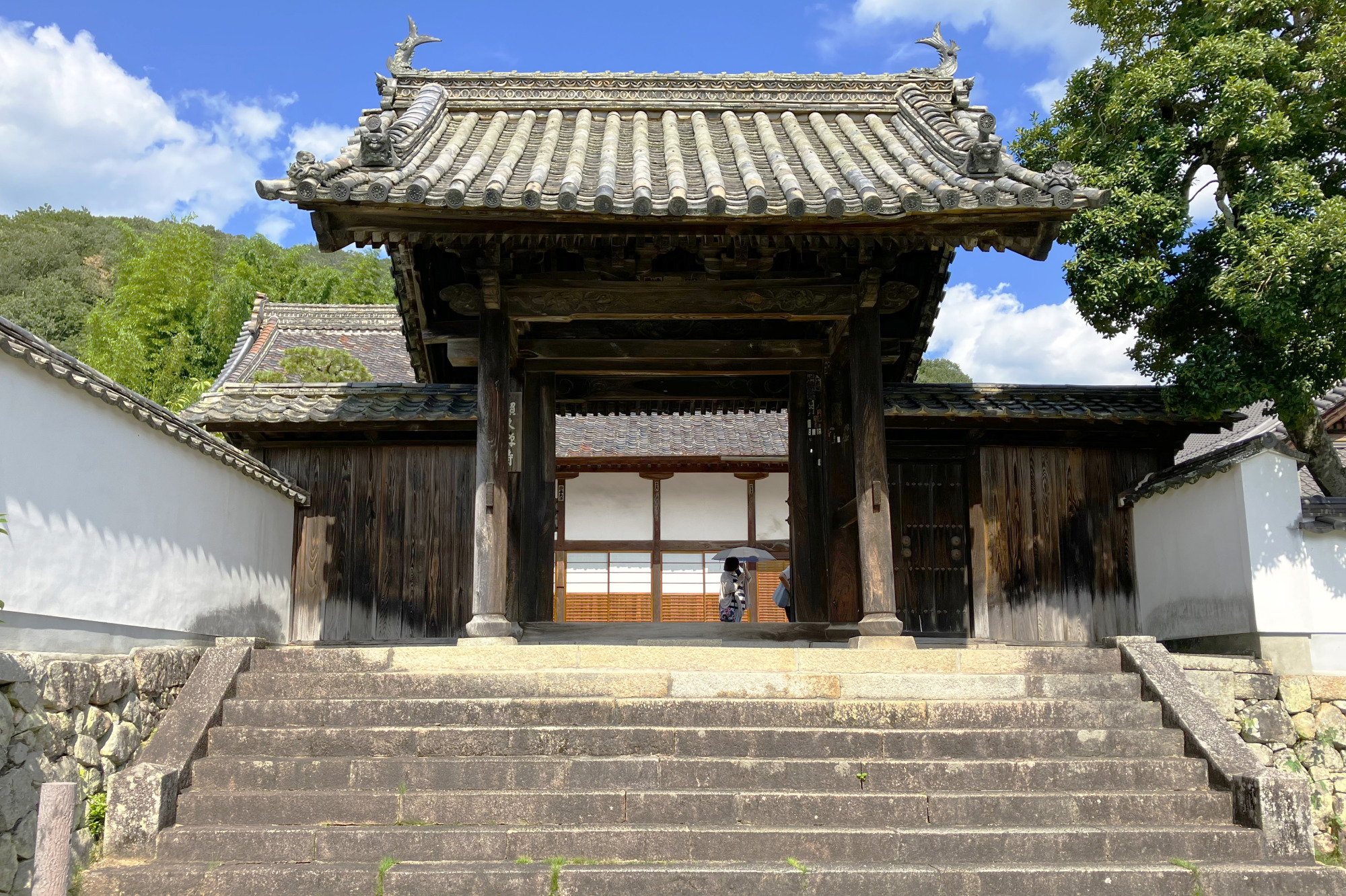 まるで城のような頼久寺