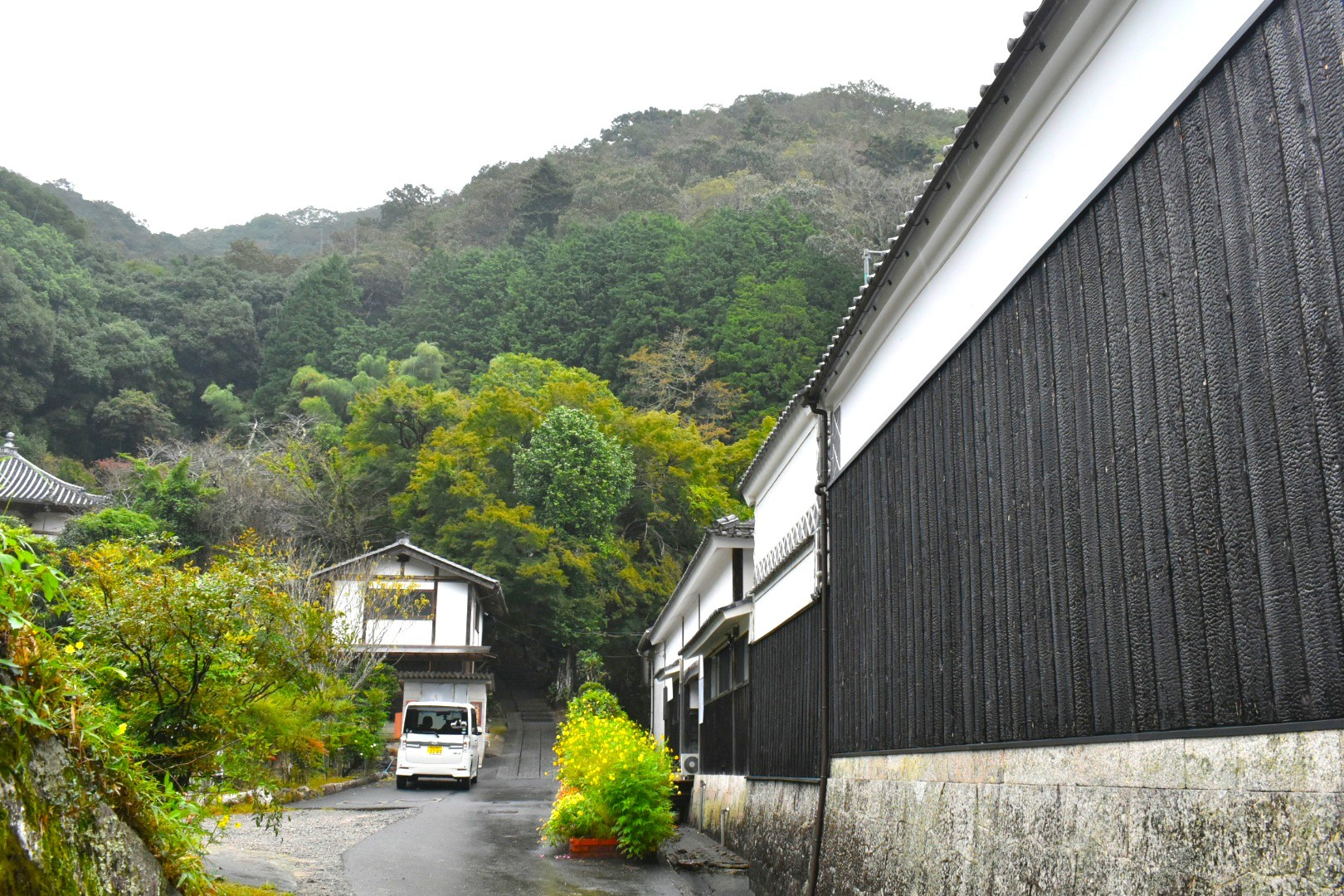 金川城登城口