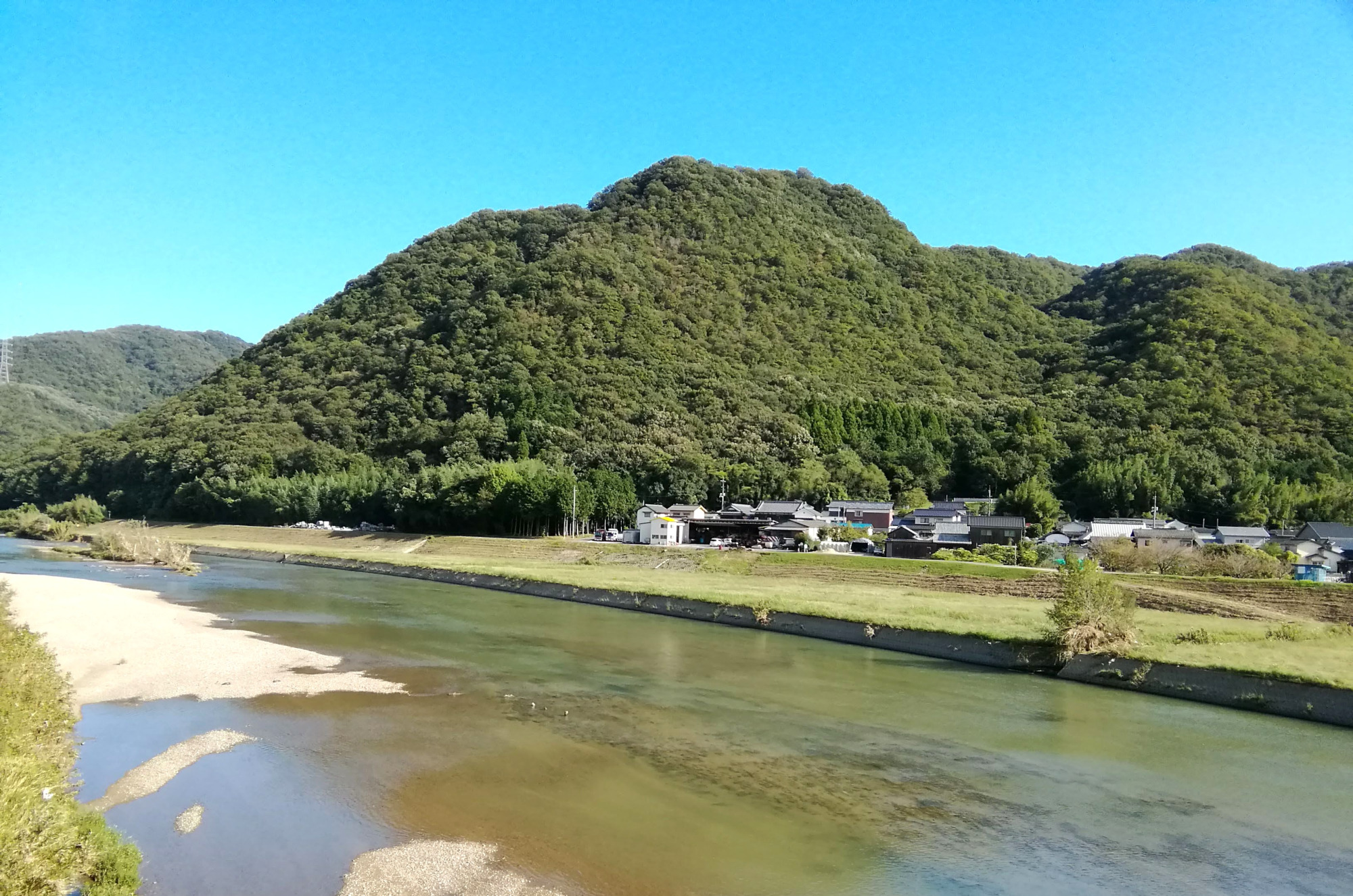 猿掛城遠景(西側より)