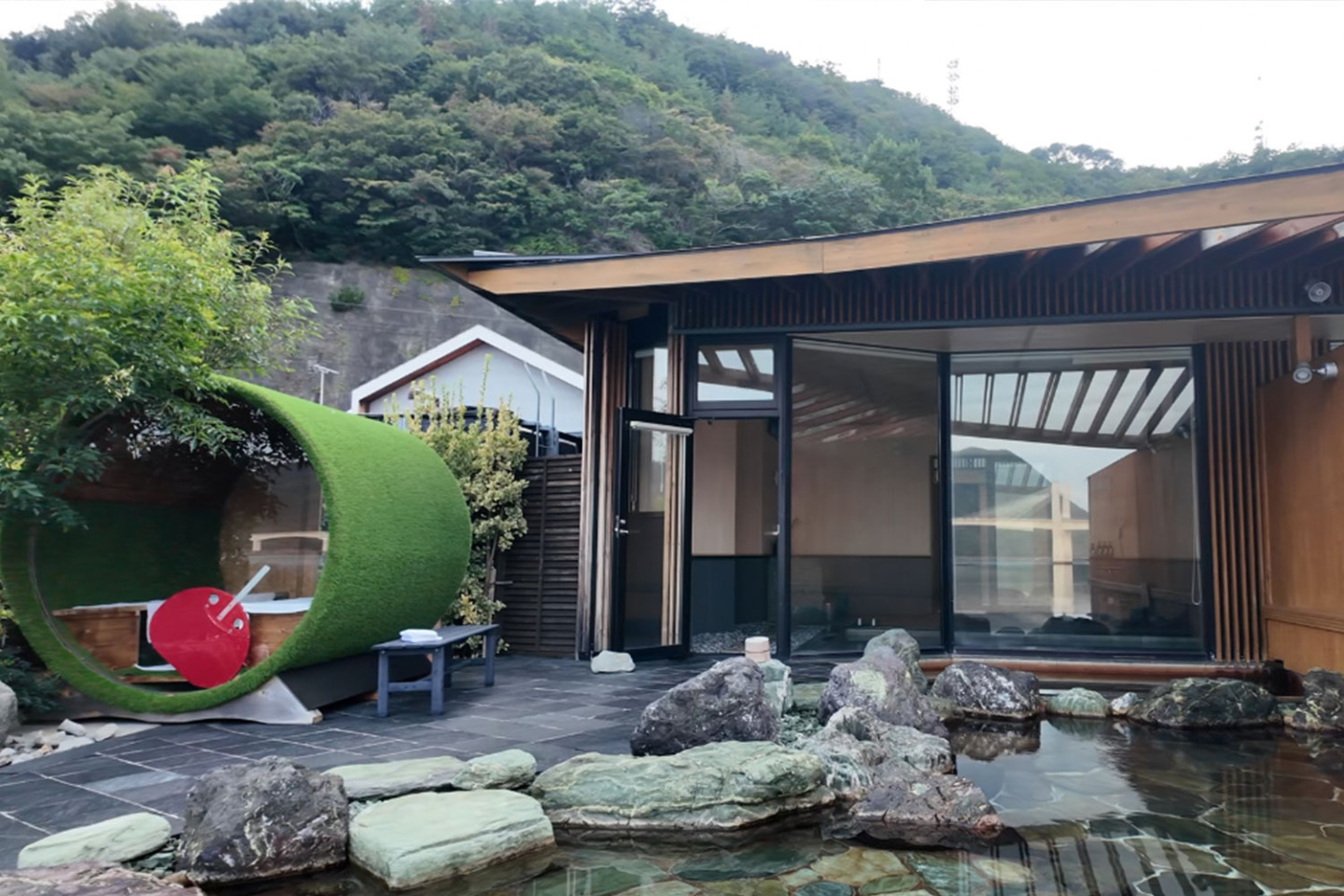 フルーツ狩り・陶芸体験＆温泉で自分磨きの旅（日帰り）