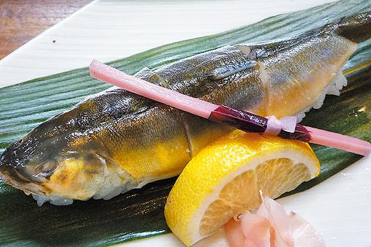 鮎の姿寿司（高梁市）
