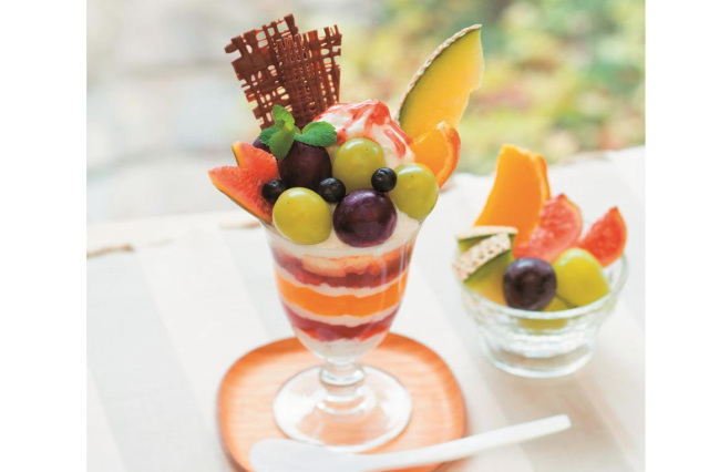 フルーツパフェ