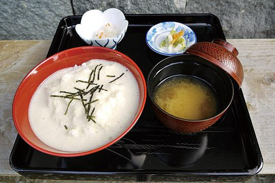 勝山銀沫麦とろ飯（真庭市）