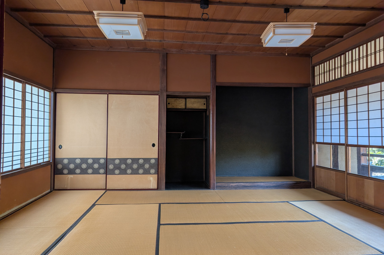 ロケ地:岡山後楽園・鶴鳴館(岡山市)