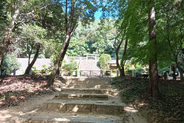 中山茶臼山古墳