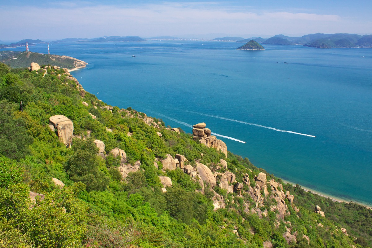 奇岩巨岩の風景