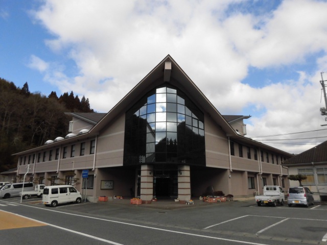 高梁市川上総合学習センター