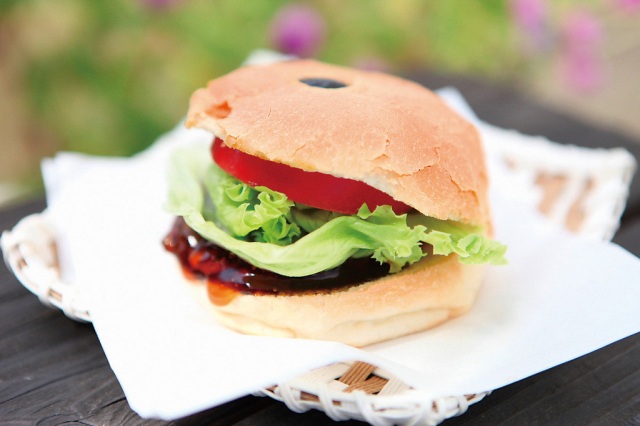 みまさか黒豆バーガー