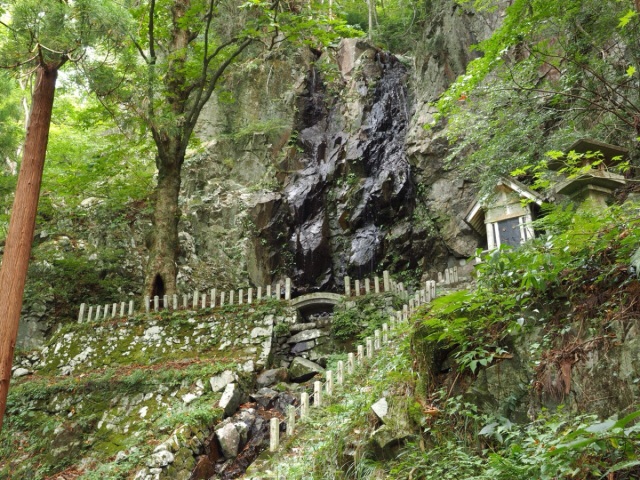 瀧神社（奥の院）