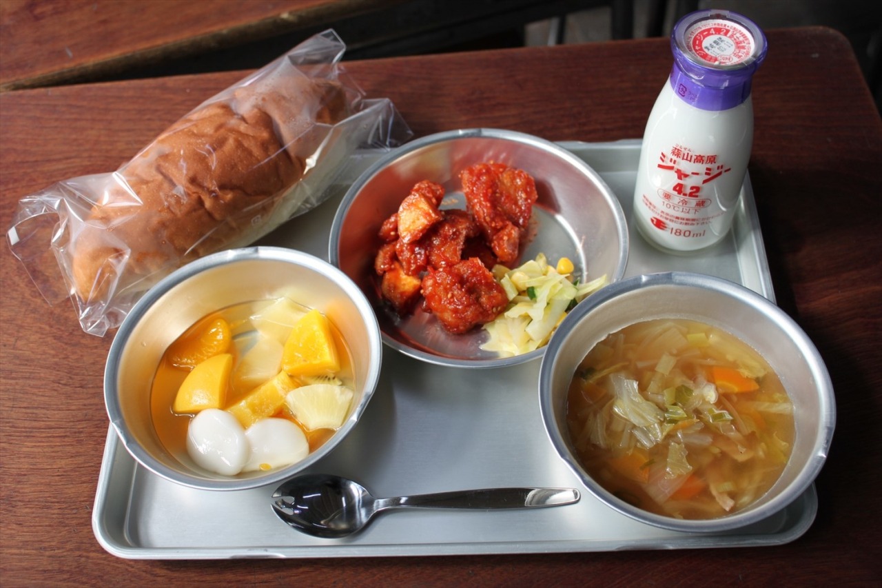 学校給食 ※写真は過去開催の内容です。