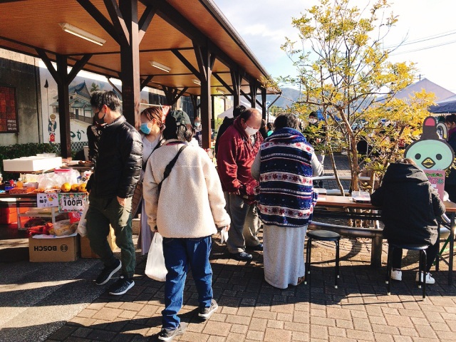 井原線DE得得市（矢掛駅前）