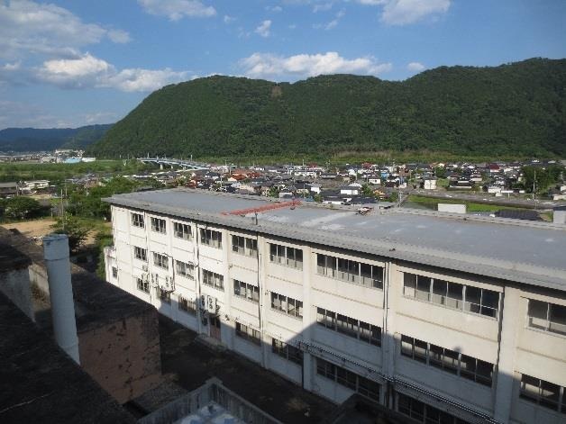 旧県立備作高校（地球史研究所）