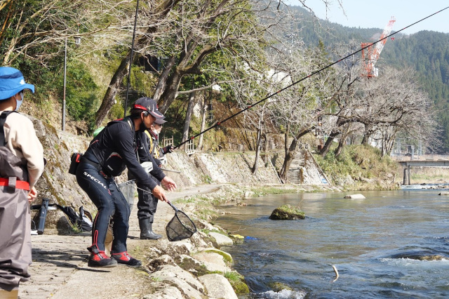 【要予約】奥津温泉アマゴ釣り大会