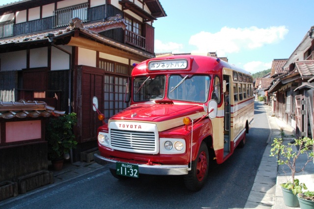 【2026年】吹屋ふるさと村　ボンネットバス体験乗車