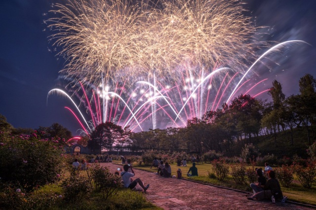【2025年】おかやまフォレストパーク ドイツの森 ミュージック花火大会