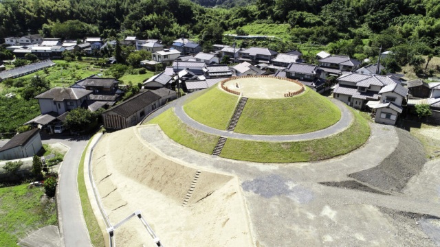 千足古墳